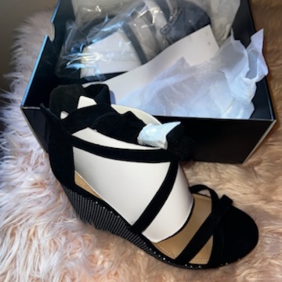 Size 12w woman's wedge - Picture 4 of 5